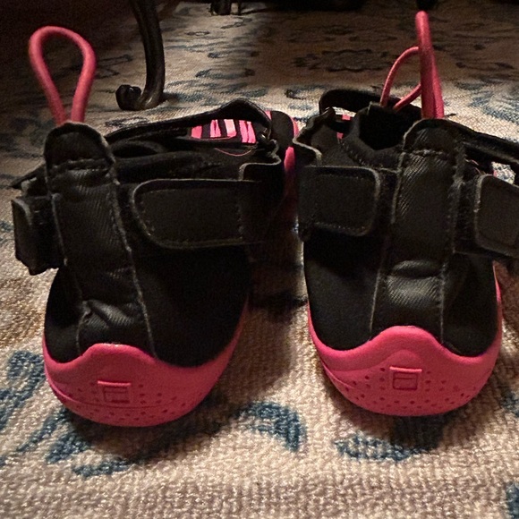 FILA water shoes/ sandals - Picture 3 of 7